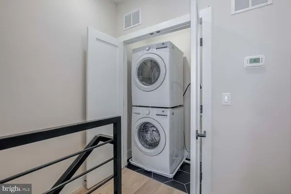 $4,850 | 722 Kenyon Street Northwest, Unit 3, Washington, DC 20010