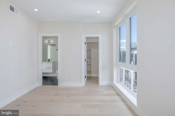 $4,850 | 722 Kenyon Street Northwest, Unit 3, Washington, DC 20010