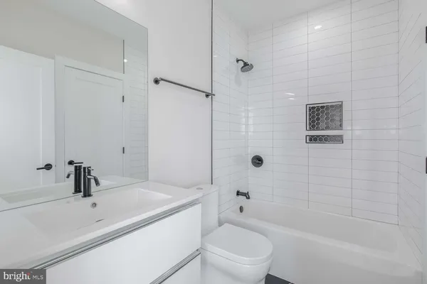 $4,850 | 722 Kenyon Street Northwest, Unit 3, Washington, DC 20010