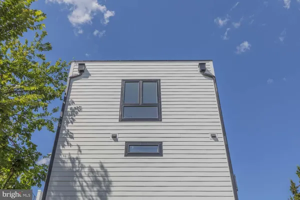 $4,850 | 722 Kenyon Street Northwest, Unit 3, Washington, DC 20010