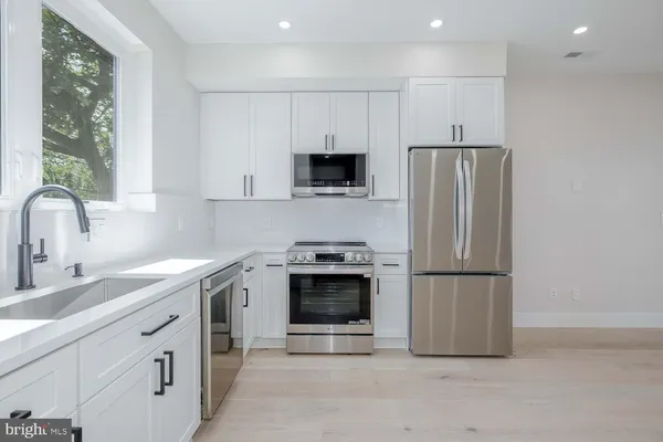 $4,850 | 722 Kenyon Street Northwest, Unit 3, Washington, DC 20010
