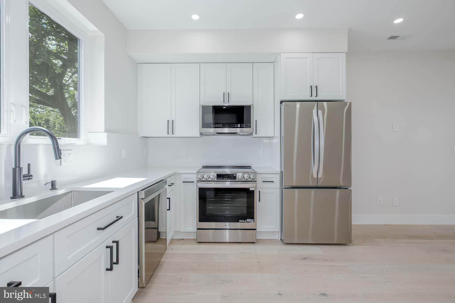 722 Kenyon Street Northwest, Unit 3 Washington, DC 20010 - Photo 7 of 56