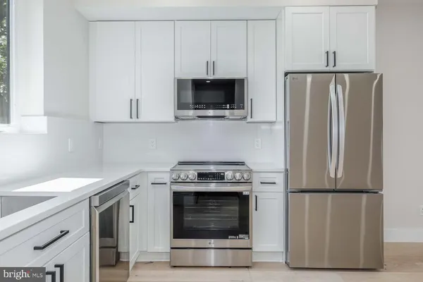 $4,850 | 722 Kenyon Street Northwest, Unit 3, Washington, DC 20010