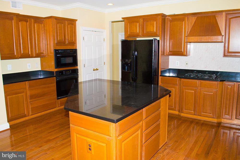 2000 Cranbourne Road Lutherville-Timonium, MD 21093 - Photo 12 of 30 Kitchen