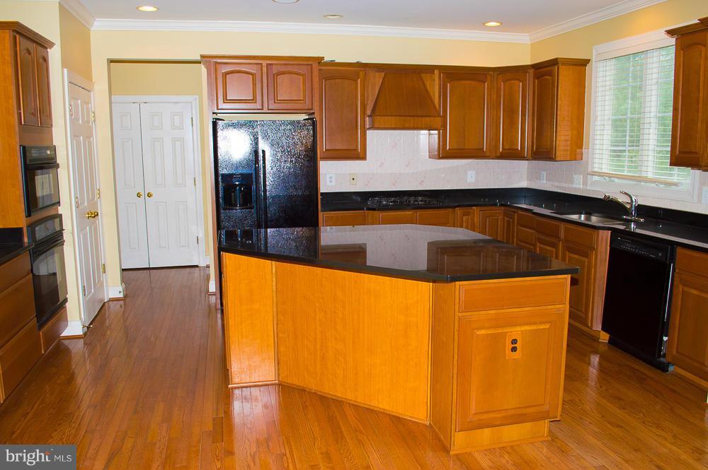 2000 Cranbourne Road Lutherville-Timonium, MD 21093 - Photo 13 of 30 Kitchen