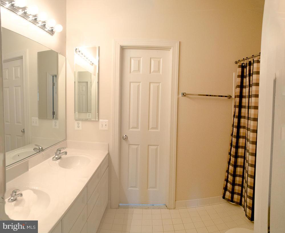 2000 Cranbourne Road Lutherville-Timonium, MD 21093 - Photo 18 of 30 Bath