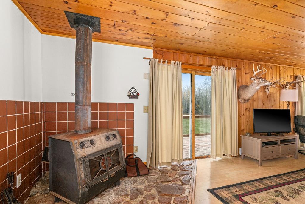 4231 Beaver Valley Road Silver Bay, MN 55614 - Photo 11 of 39