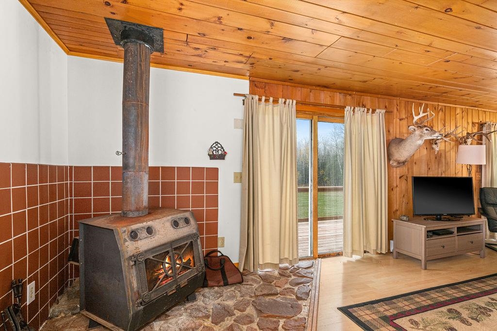 4231 Beaver Valley Road Silver Bay, MN 55614 - Photo 13 of 39