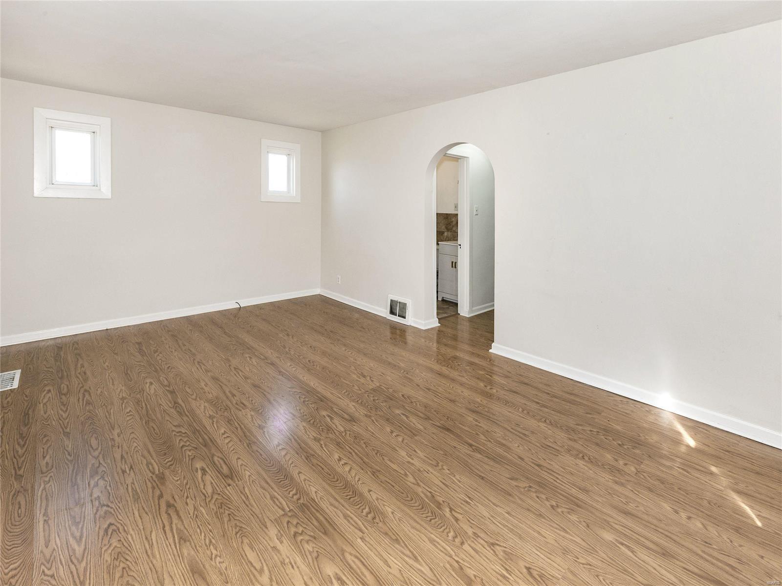 740 Troy Road Edwardsville, IL 62025 - Photo 11 of 41 Gallery Image 11