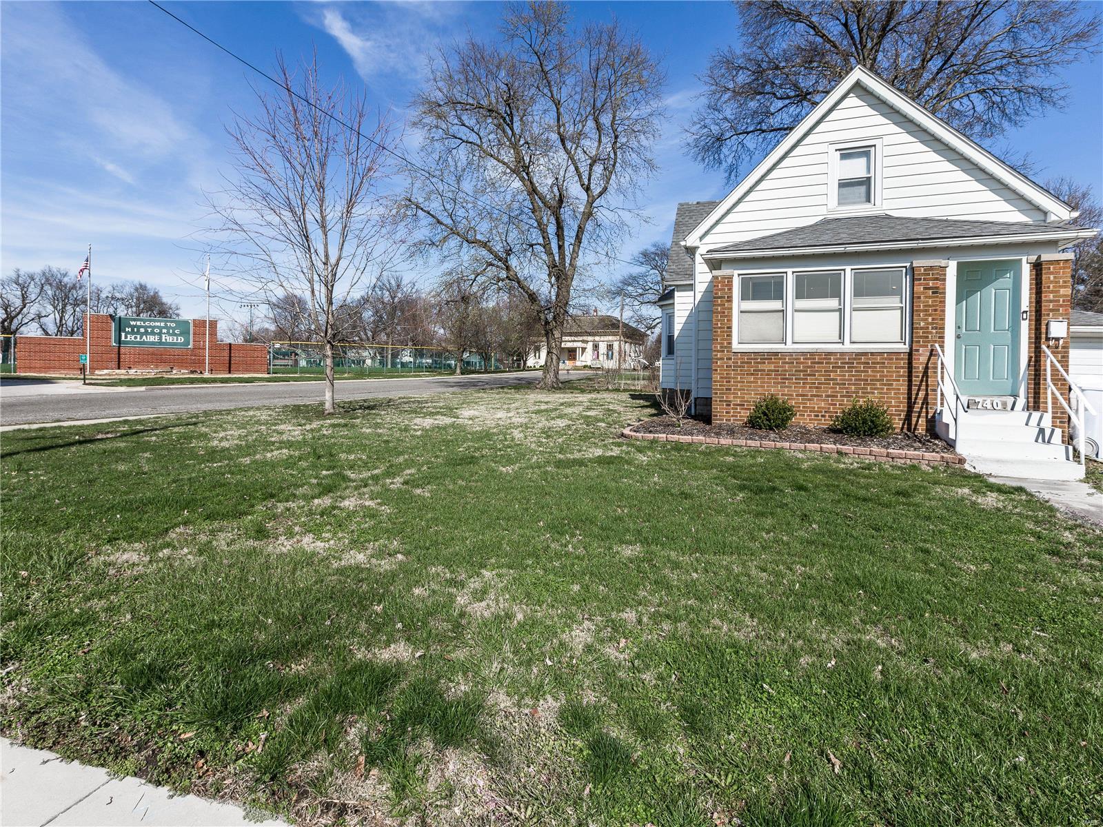 740 Troy Road Edwardsville, IL 62025 - Photo 4 of 41 Gallery Image 4