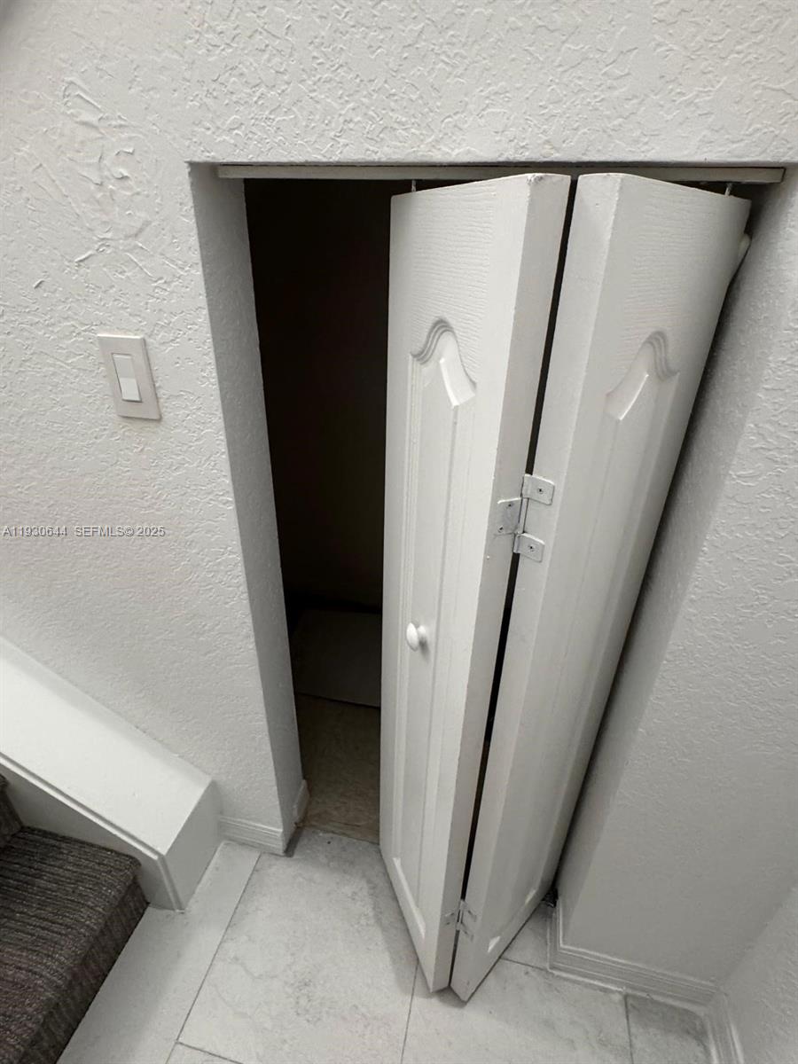 11033 Legacy Boulevard, Unit 302 Palm Beach Gardens, FL 33410 - Photo 23 of 28 a view of entryway