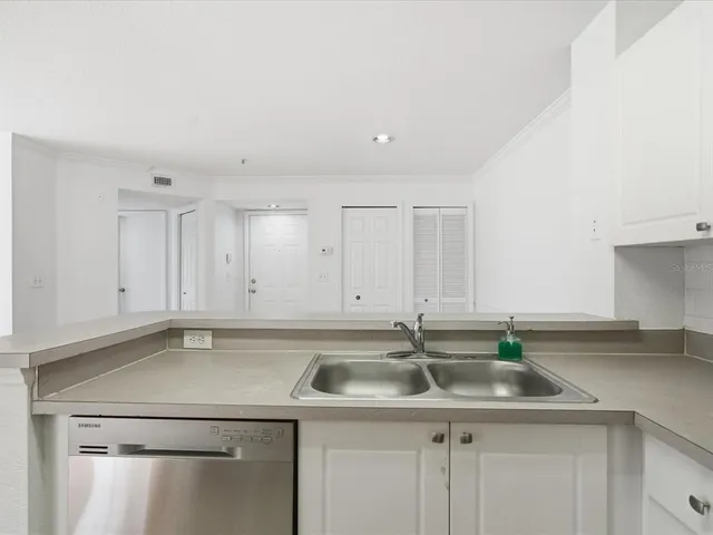 $225,000 | 4209 Woodstorks Walk Way, Unit 1204, Lutz, FL 33558