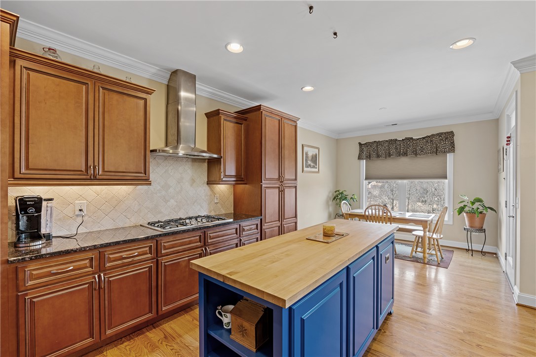 119 Turnberry Road Anderson, SC 29621 - Photo 16 of 50 This spacious kitchen offers a central island and convenient access to the dining area.