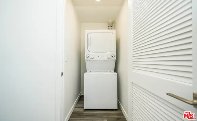 $2,475 | 2701 James M Wood Boulevard, Unit 202, Los Angeles, CA 90006