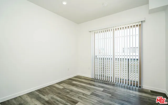 $2,475 | 2701 James M Wood Boulevard, Unit 202, Los Angeles, CA 90006