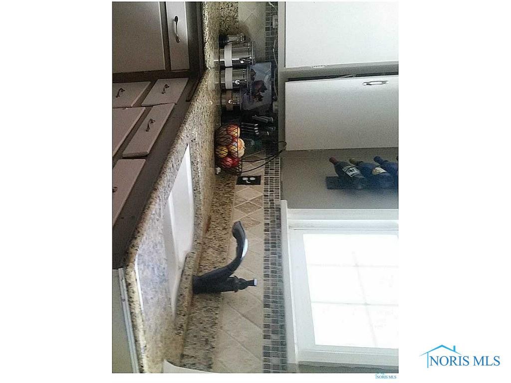 36 South Stadium Road Oregon, OH 43616 - Photo 5 of 19 Gallery Image 5