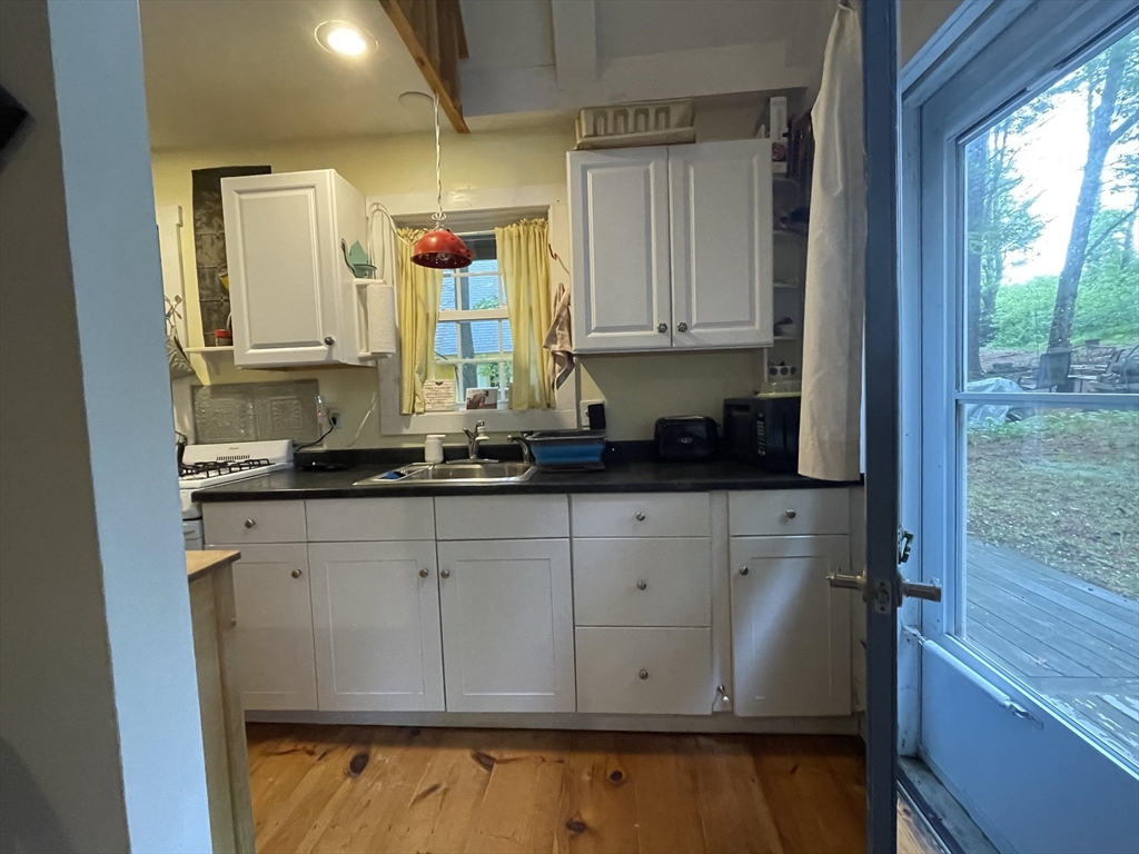 864 Old Coldbrook Road Barre, MA 01005 - Photo 8 of 19 Gallery Image 8