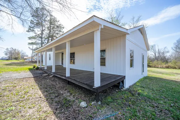 $199,900 | 7073 22nd Highway South, Michie, TN 38357