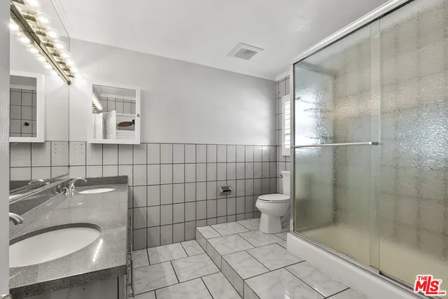 $9,900 | 745 Oxford Avenue, Marina del Rey, CA 90292