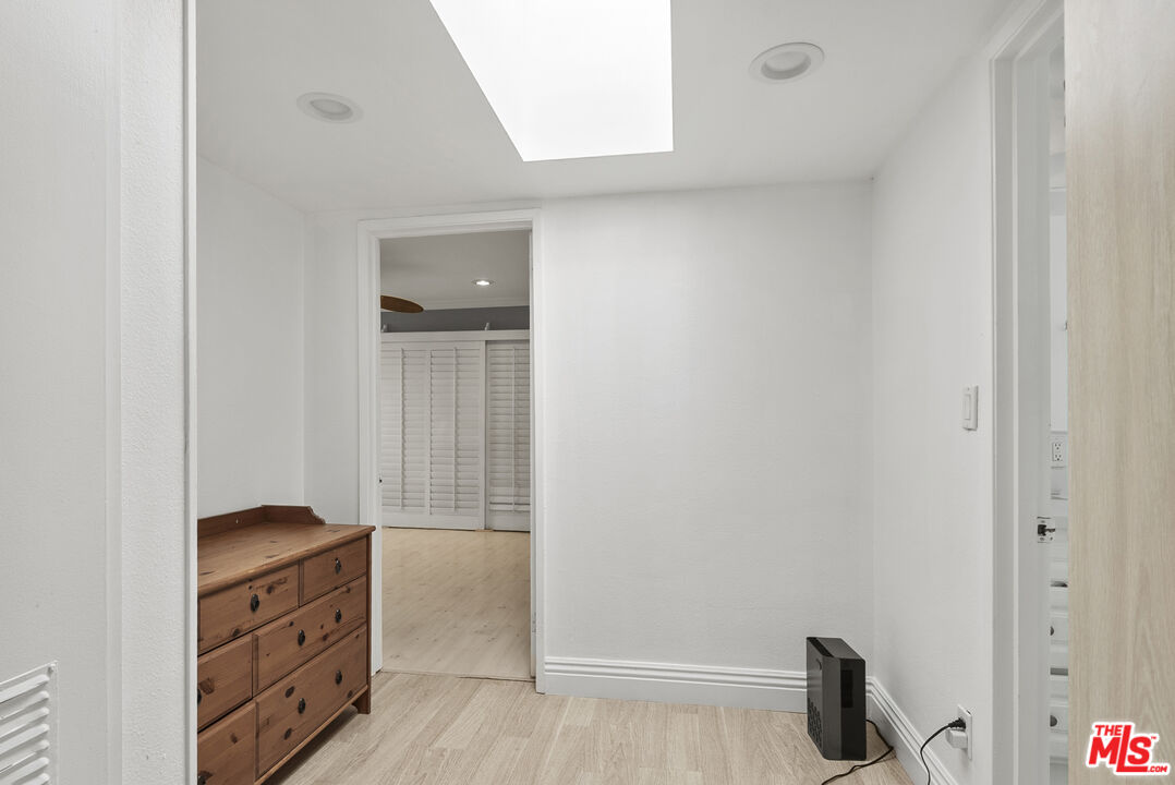 745 Oxford Avenue Marina del Rey, CA 90292 - Photo 15 of 37