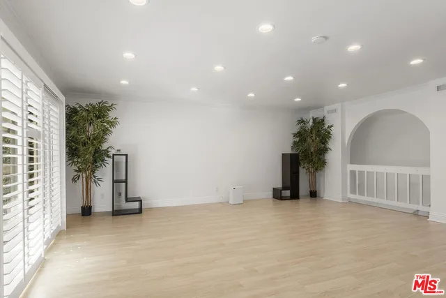 $9,900 | 745 Oxford Avenue, Marina del Rey, CA 90292