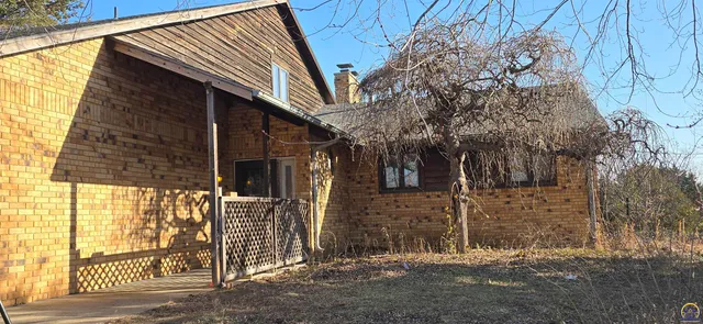 $475,000 | 9020 Southwest Wanamaker Road, Wakarusa, KS 66546