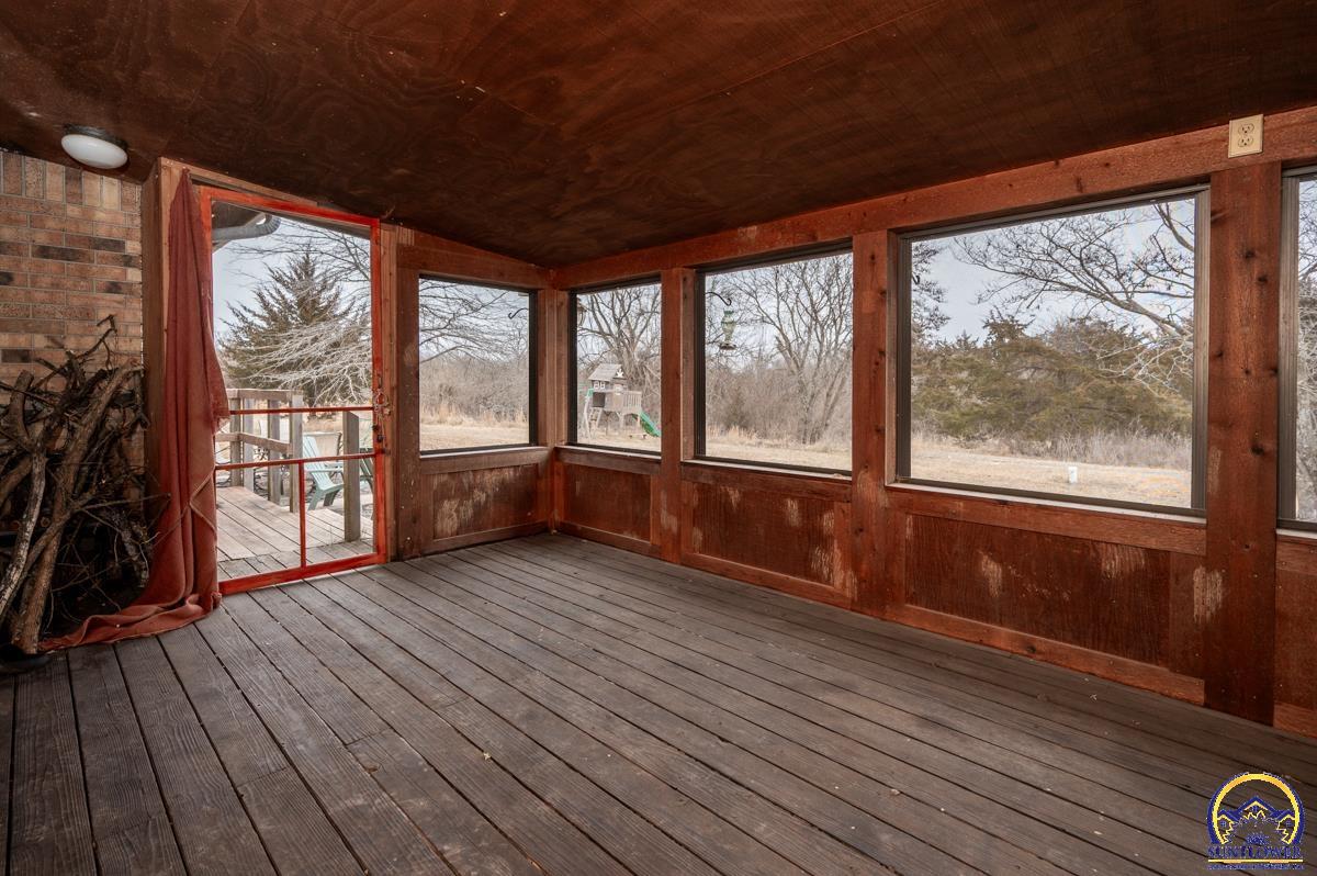 9020 Southwest Wanamaker Road Wakarusa, KS 66546 - Photo 14 of 44