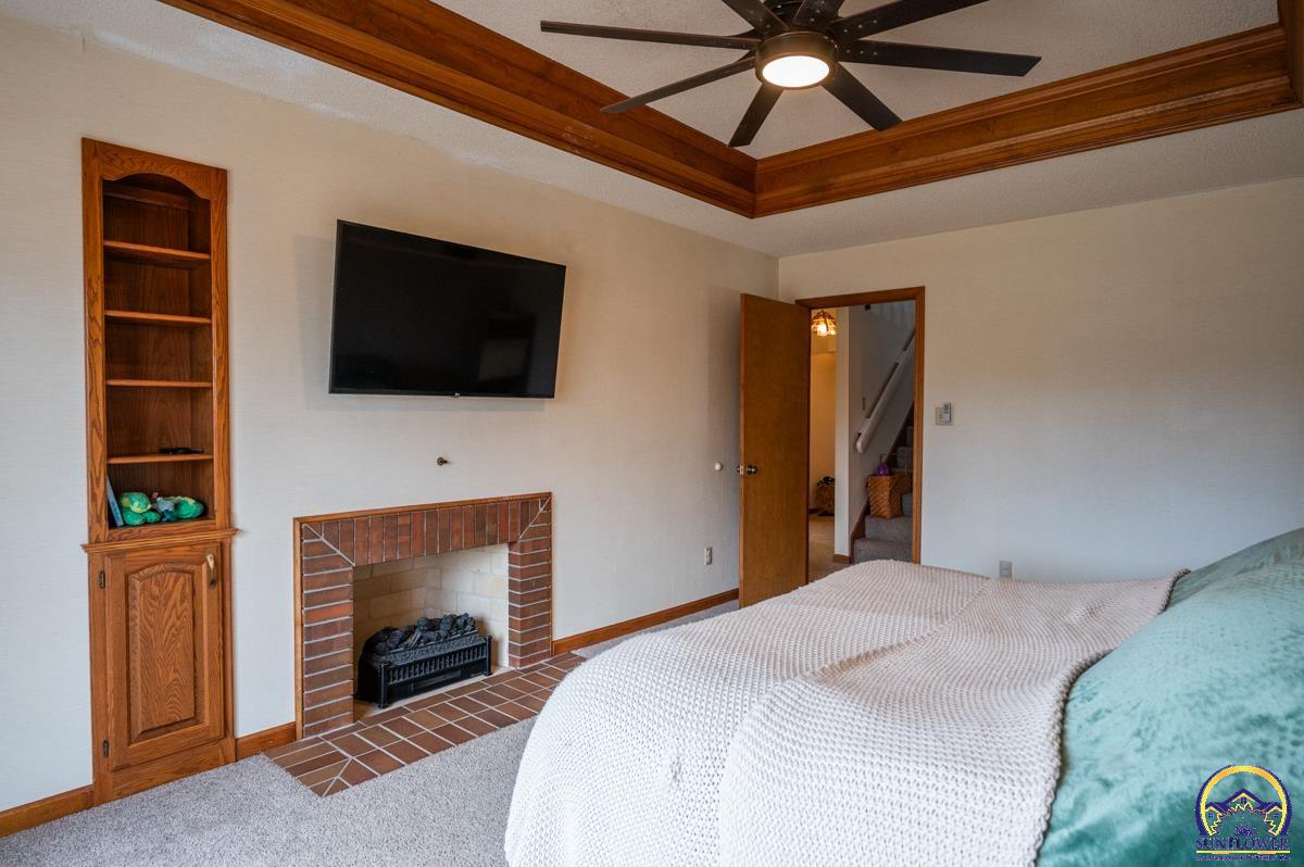 9020 Southwest Wanamaker Road Wakarusa, KS 66546 - Photo 16 of 44