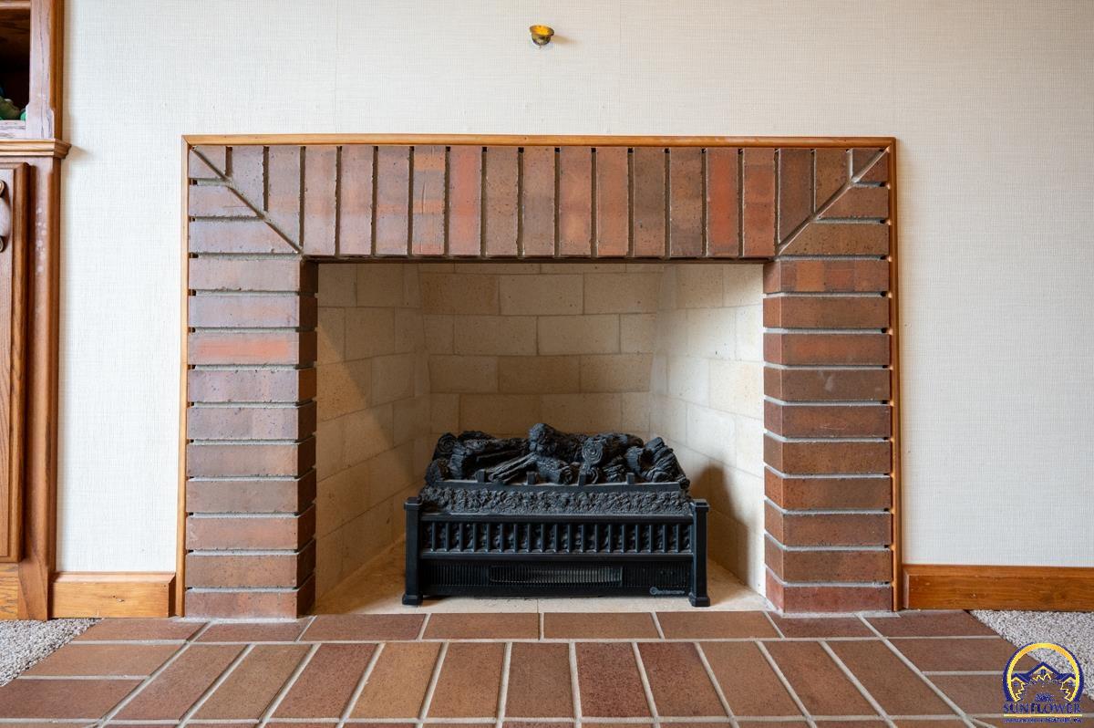 9020 Southwest Wanamaker Road Wakarusa, KS 66546 - Photo 21 of 44