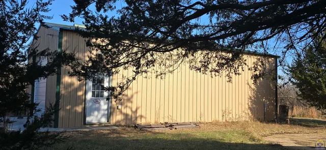 $475,000 | 9020 Southwest Wanamaker Road, Wakarusa, KS 66546