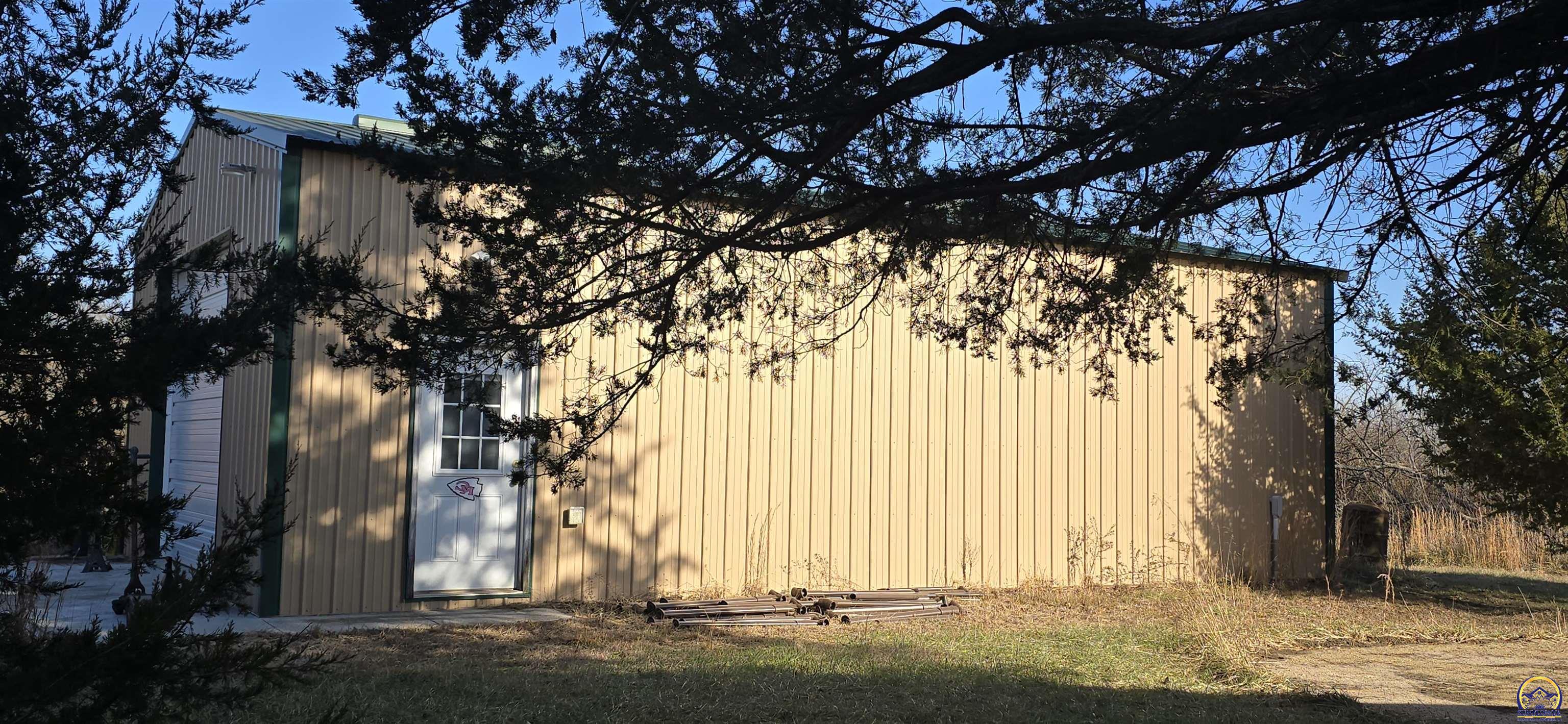 9020 Southwest Wanamaker Road Wakarusa, KS 66546 - Photo 28 of 41