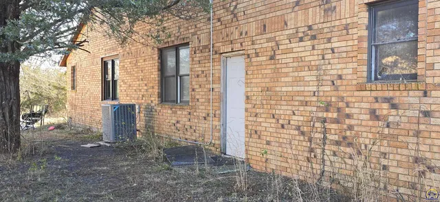 $475,000 | 9020 Southwest Wanamaker Road, Wakarusa, KS 66546