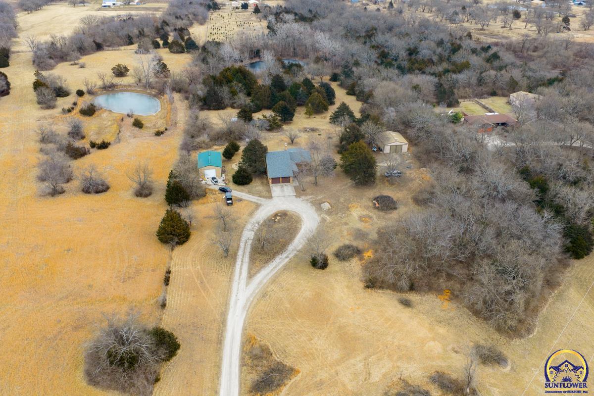 9020 Southwest Wanamaker Road Wakarusa, KS 66546 - Photo 35 of 44