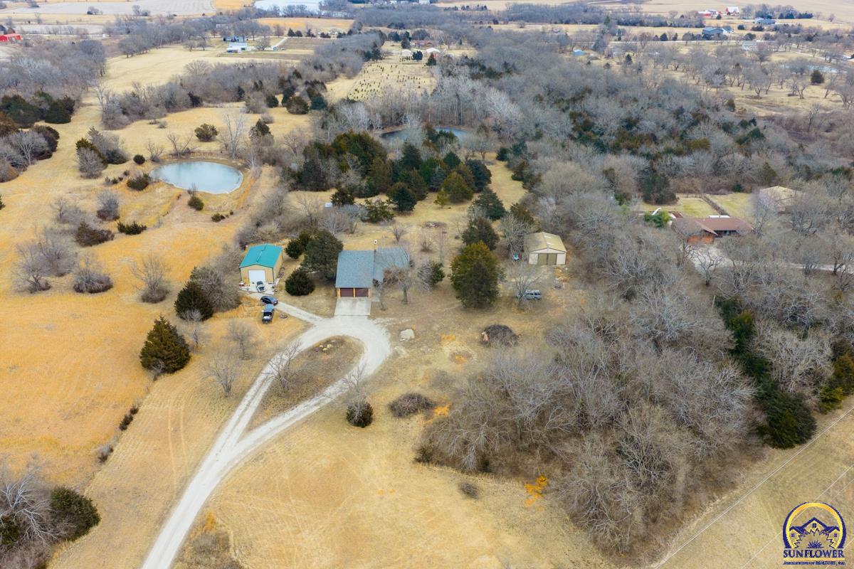 9020 Southwest Wanamaker Road Wakarusa, KS 66546 - Photo 36 of 44