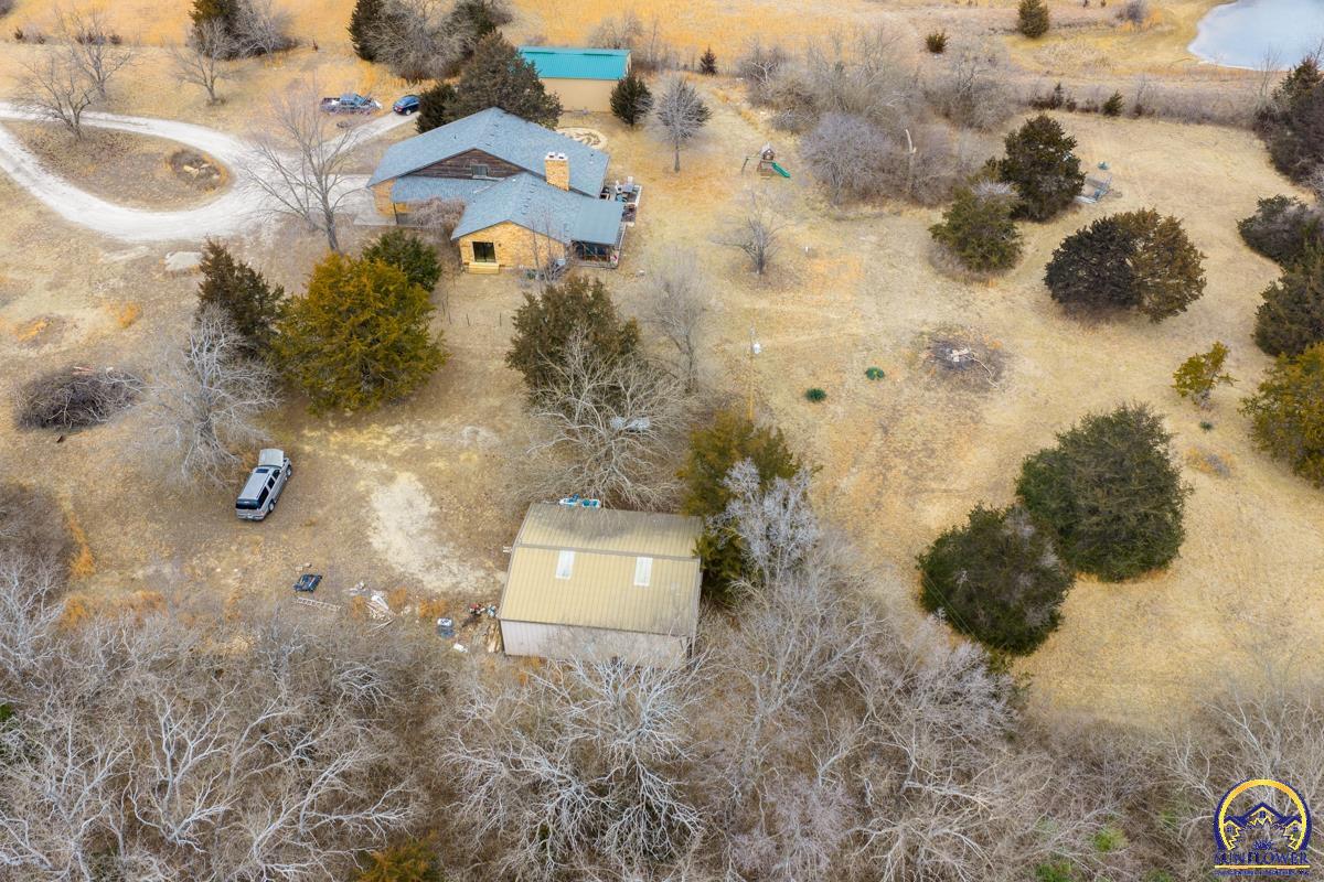 9020 Southwest Wanamaker Road Wakarusa, KS 66546 - Photo 40 of 44