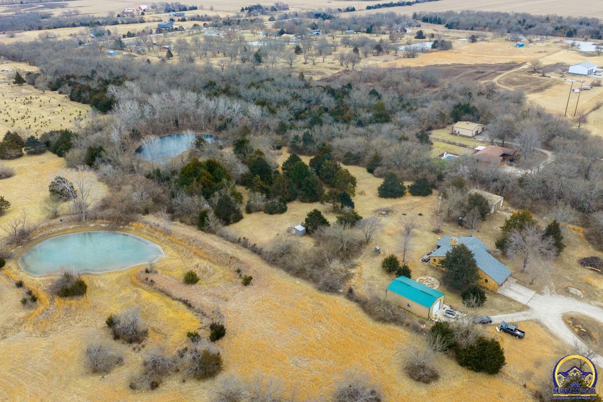 9020 Southwest Wanamaker Road Wakarusa, KS 66546 - Photo 41 of 44