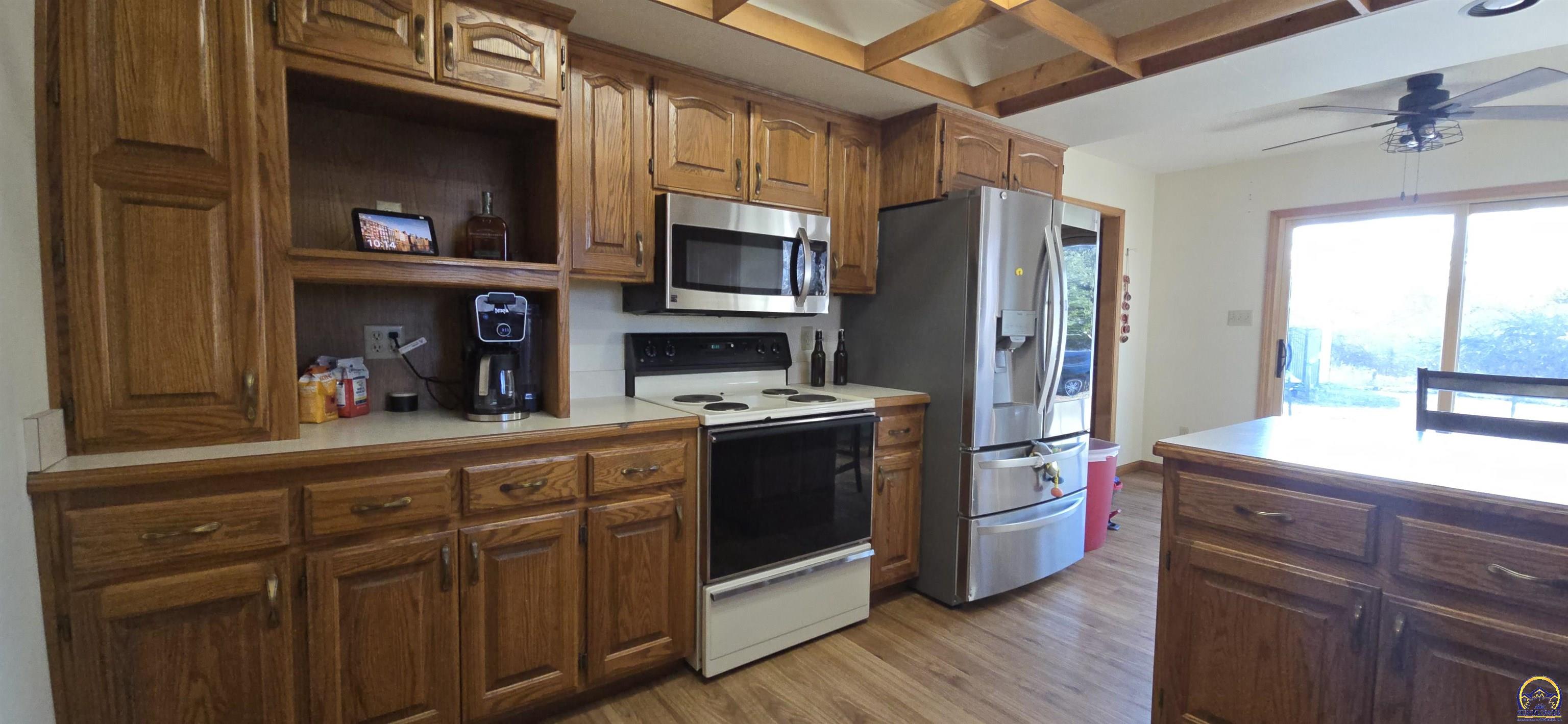 9020 Southwest Wanamaker Road Wakarusa, KS 66546 - Photo 5 of 41