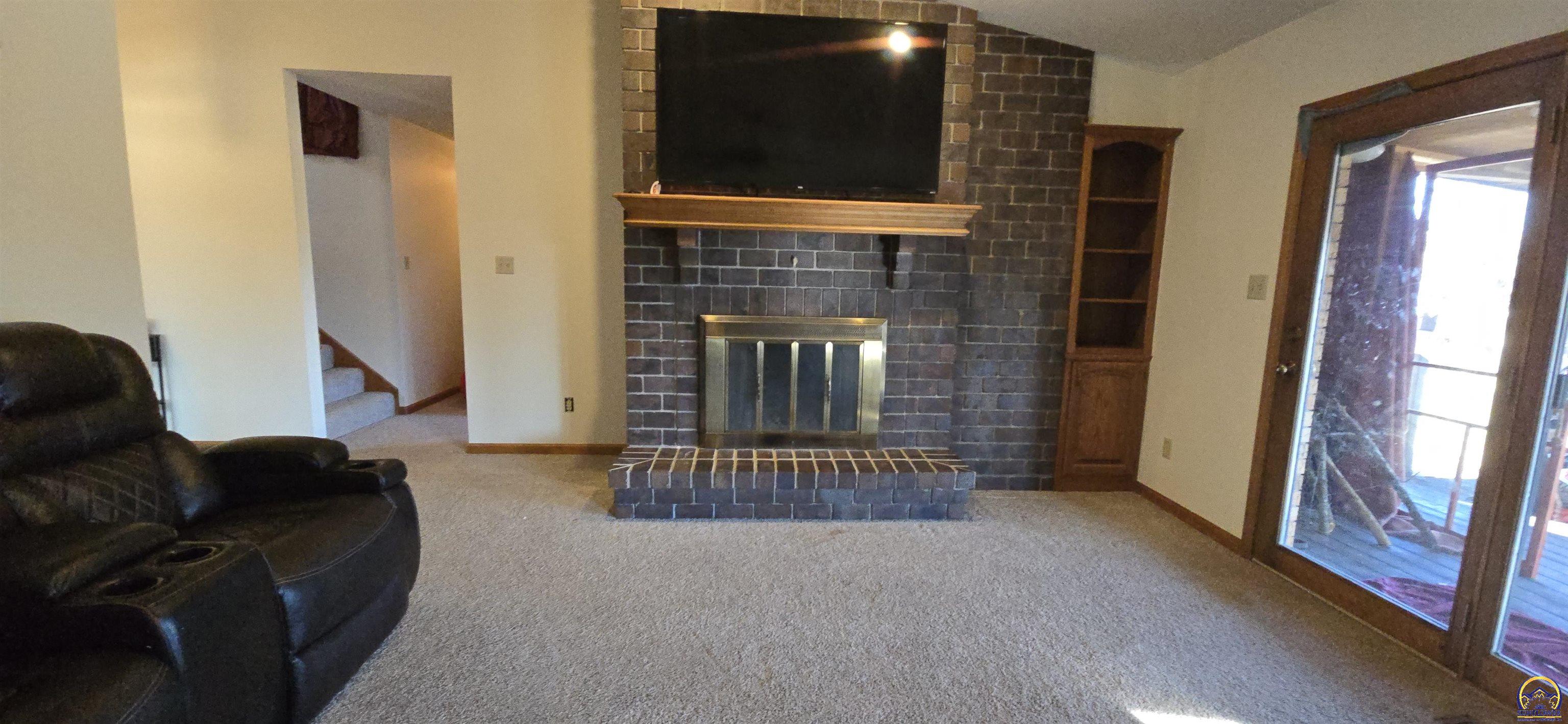 9020 Southwest Wanamaker Road Wakarusa, KS 66546 - Photo 9 of 41