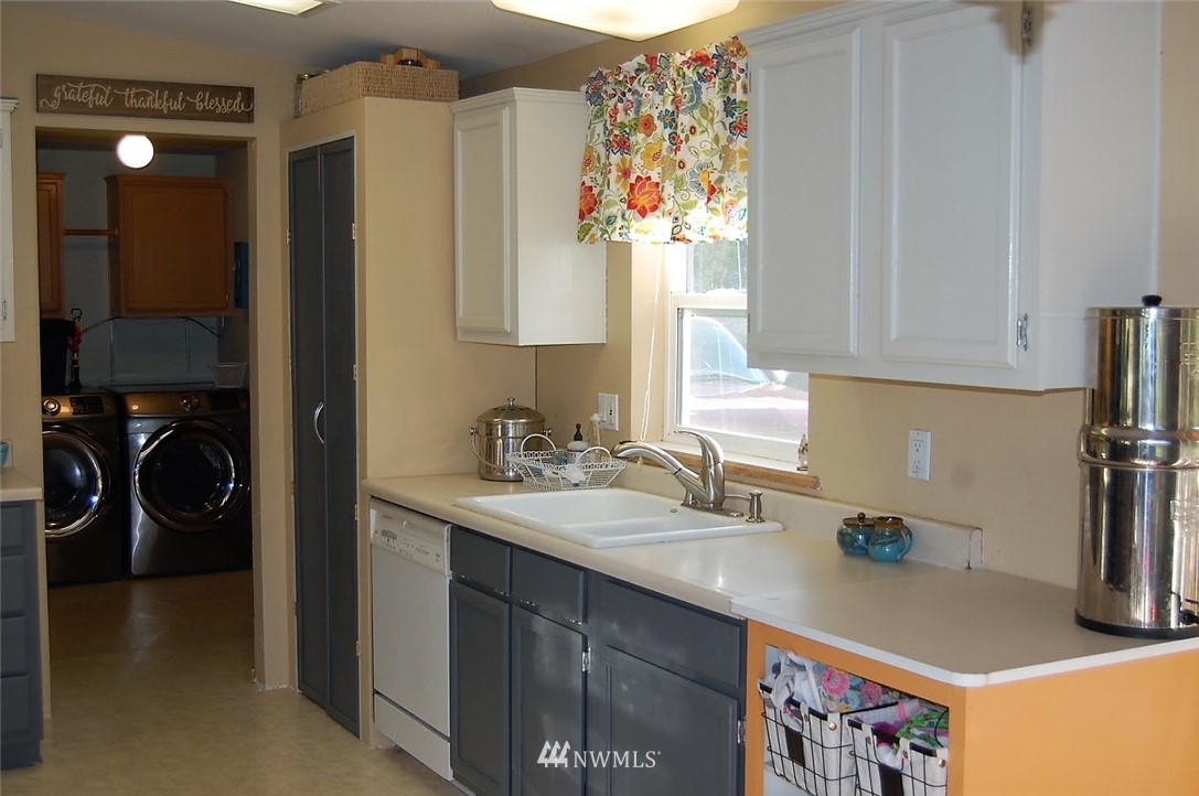 93 Tamarack Road Tonasket, WA 98855 - Photo 2 of 24