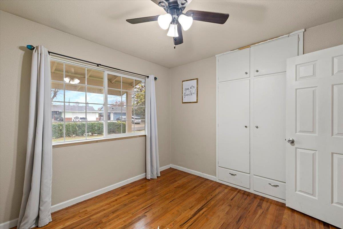 4631 Beechnut Way Sacramento, CA 95823 - Photo 21 of 32 a view of an empty room with a window