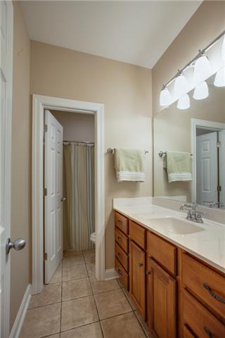 1939 Rock Springs Road Columbia, TN 38401 - Photo 12 of 19 Secondary bath on main level.