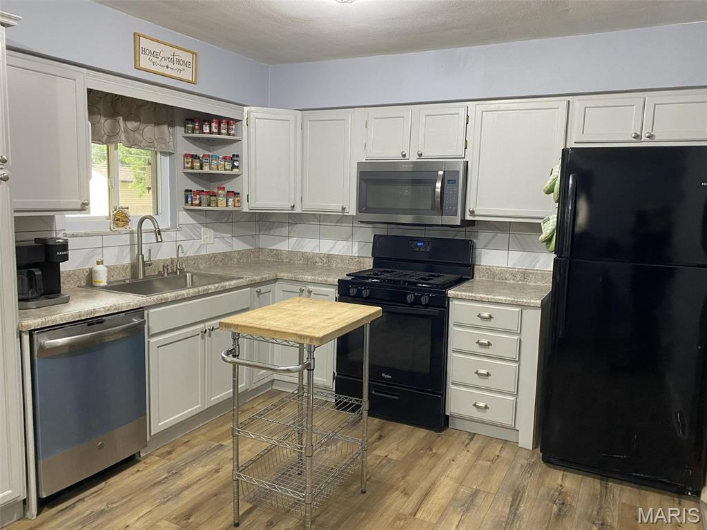 22 St George Drive Belleville, IL 62221 - Photo 2 of 65