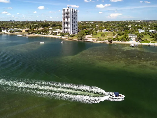 $3,400 | 5600 North Flagler Drive, Unit 1807, West Palm Beach, FL 33407