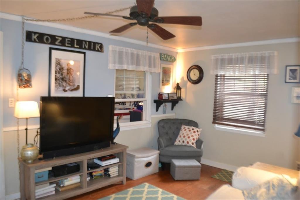 126 Rochester Road Pittsburgh, PA 15229 - Photo 4 of 16 Gallery Image 4