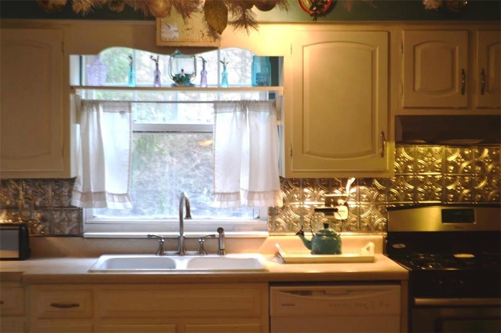 126 Rochester Road Pittsburgh, PA 15229 - Photo 8 of 16 Gallery Image 8