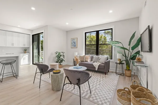 $5,900,000 | 260 Elm Street, Everett, MA 02149