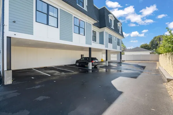 $5,900,000 | 260 Elm Street, Everett, MA 02149