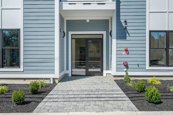 $5,900,000 | 260 Elm Street, Everett, MA 02149