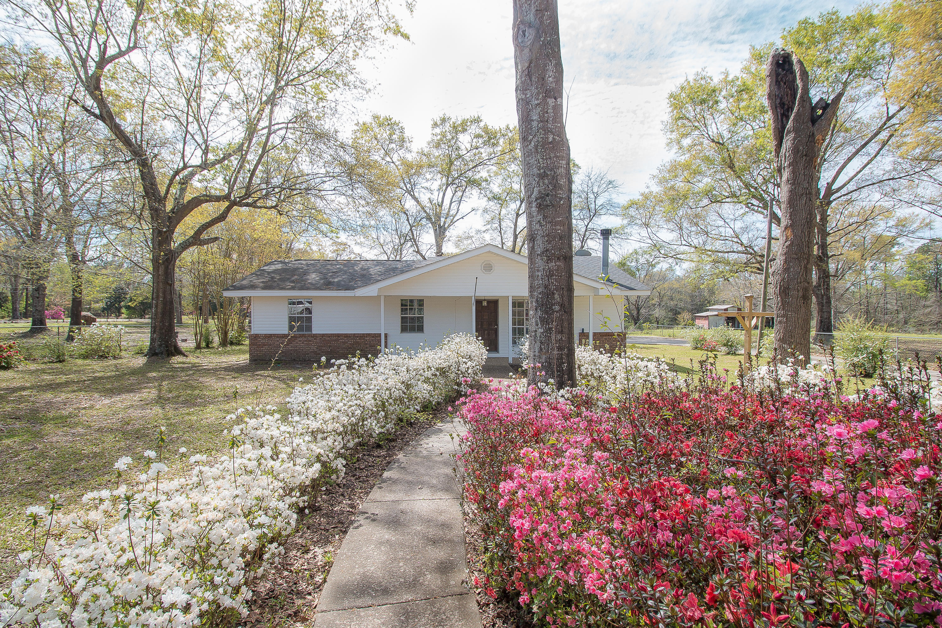 23367 South Pinecrest Road Saucier, MS 39574 - Photo 2 of 24 23367 S Pinecrest Road-fronthouse2