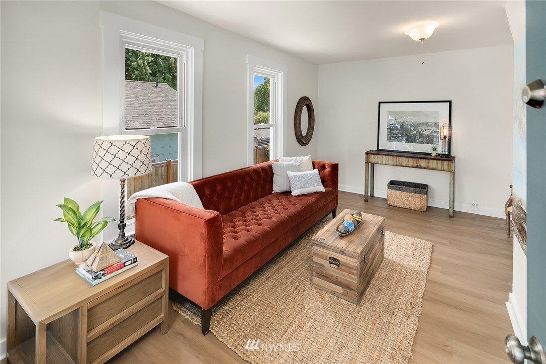 915 North 75th Street Seattle, WA 98103 - Photo 2 of 31 Gallery Image 2